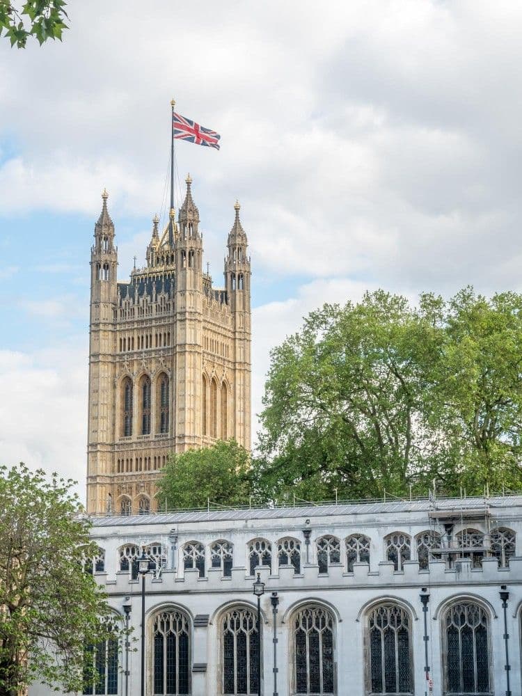 TOP UNIVERSITIES IN UK